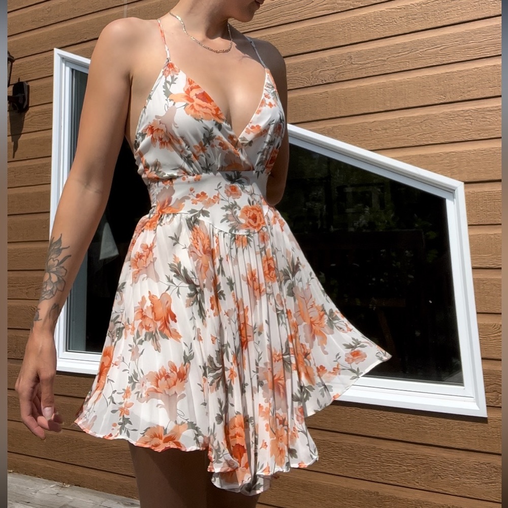Selfie Leslie dress orange flower still with tag